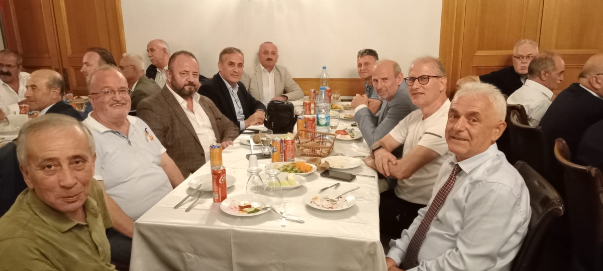 Arifiye Öğretmen Lisesi Mezunları İstanbul’da Buluştu. (İŞTE O FOTOĞRAF KARELERİ )