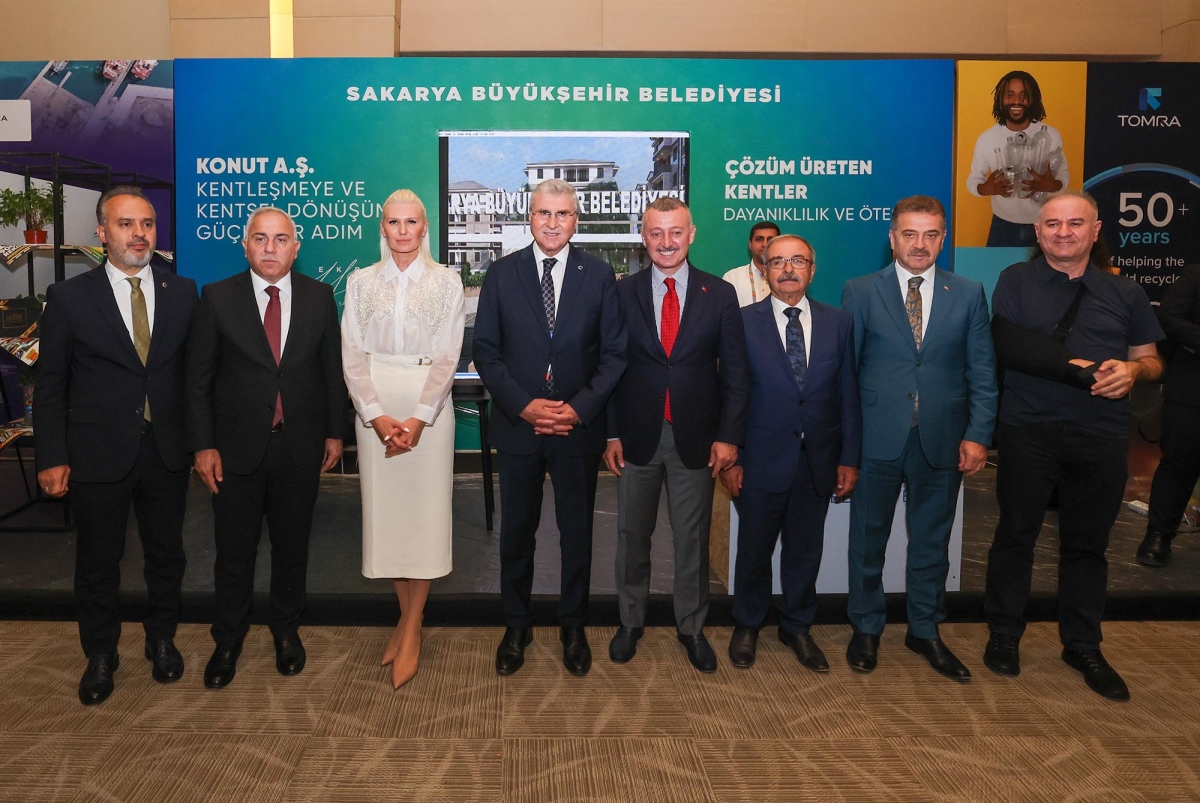 Başkan Ekrem Yüce dev fuarda Sakarya’nın kentsel dönüşüm planını açıkladı: