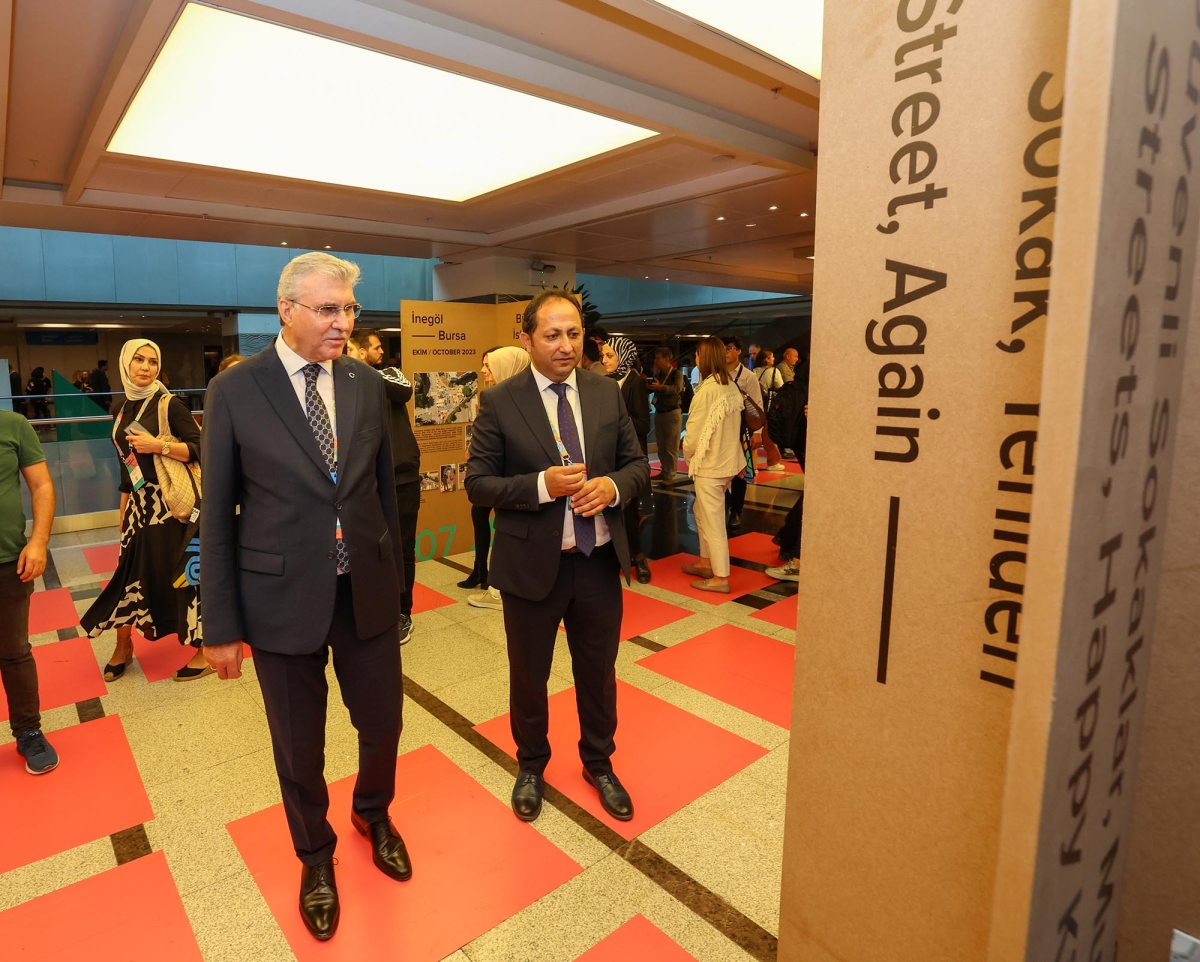 Başkan Ekrem Yüce dev fuarda Sakarya’nın kentsel dönüşüm planını açıkladı:
