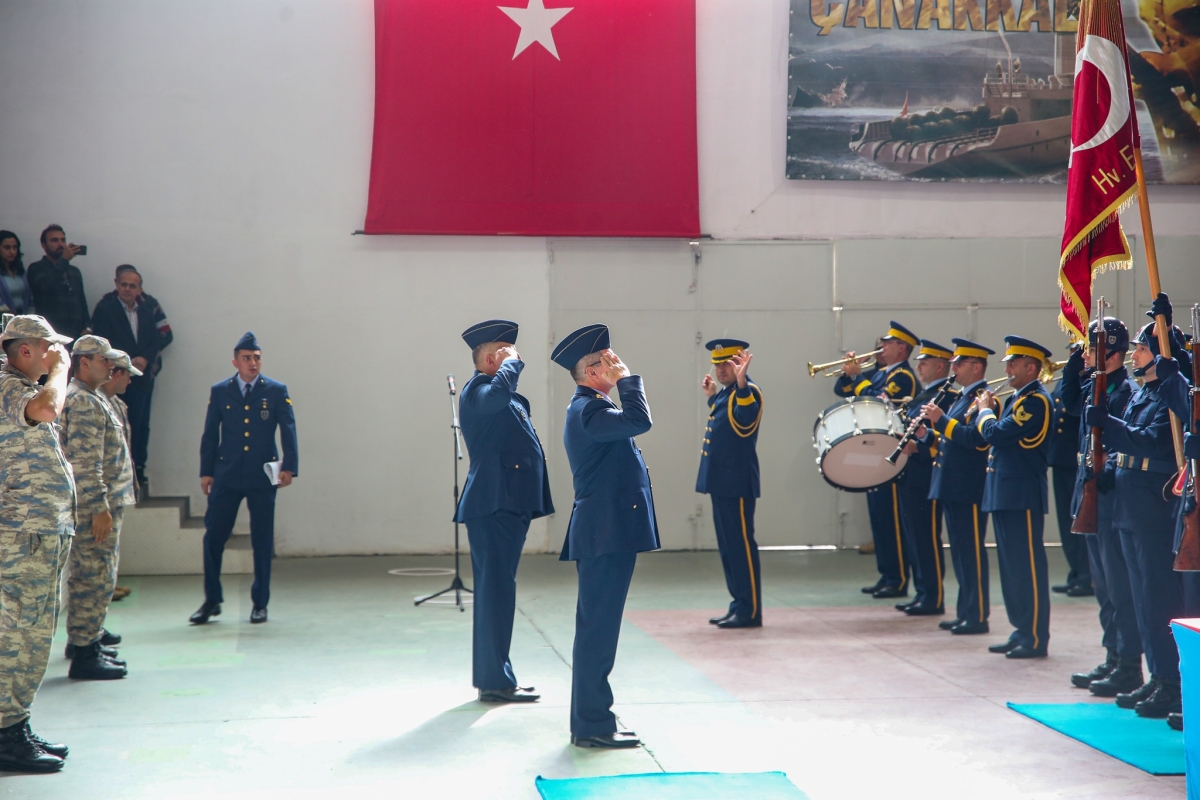 Kütahya Hava Er Eğitim ve Tugay Komutanlığı 2023/8 dönem bedelli askerler için yenim töreninden KARELER