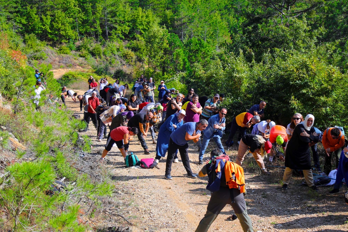 Sakarya'da Doğa tutkunları bin 54 rakımda doyumsuz bir manzaraya ulaştı