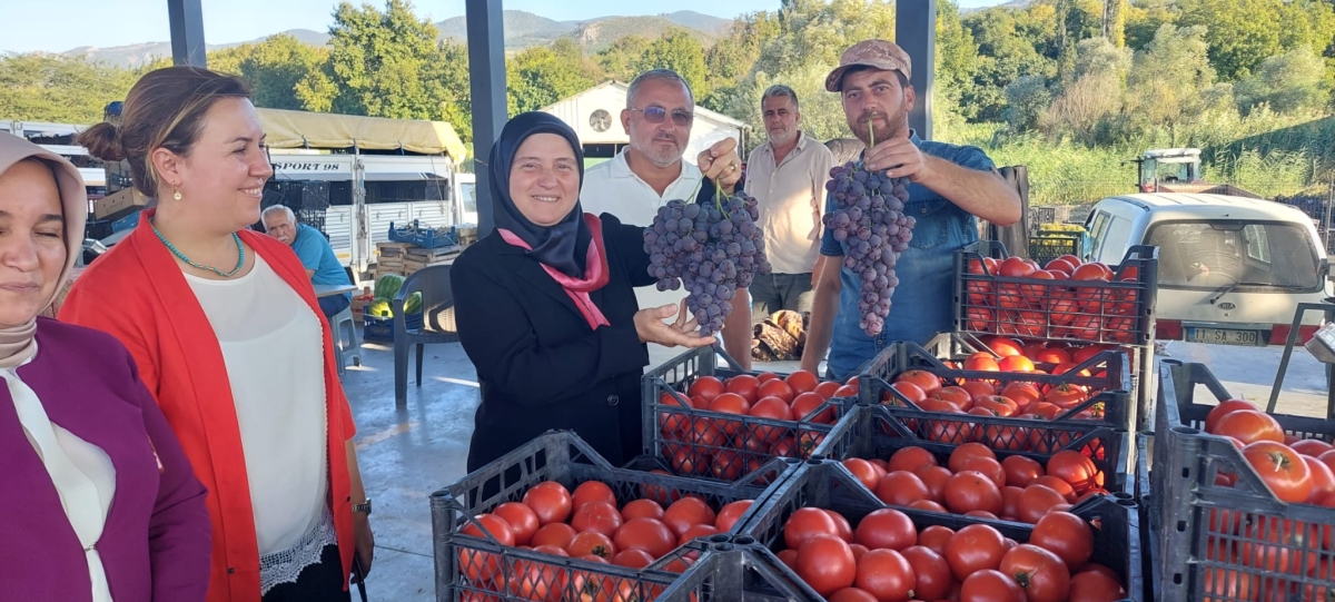 AK KADINLAR GEYVE’DE (İŞTE O KARELER)