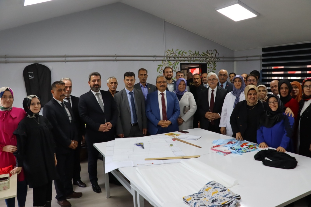 Köy Yaşam Merkezinde Cumhuriyet Şenliğ