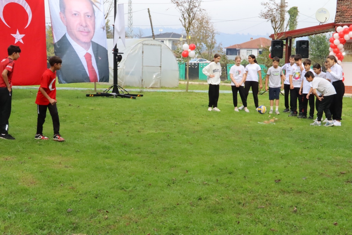 Köy Yaşam Merkezinde Cumhuriyet Şenliğ