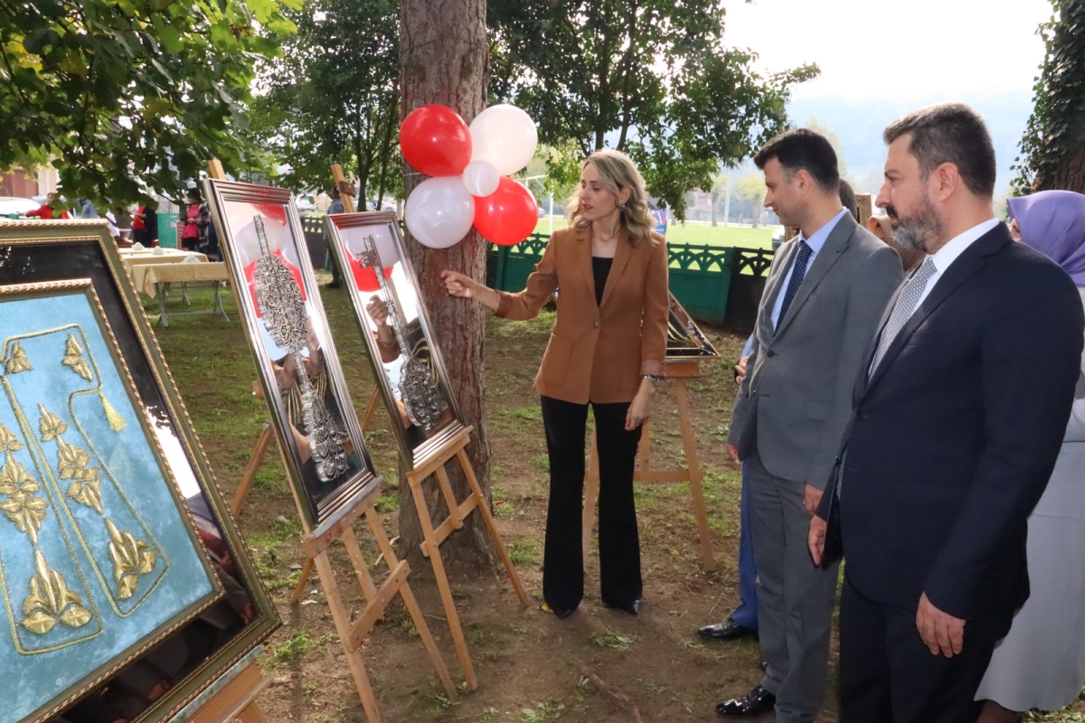 Köy Yaşam Merkezinde Cumhuriyet Şenliğ