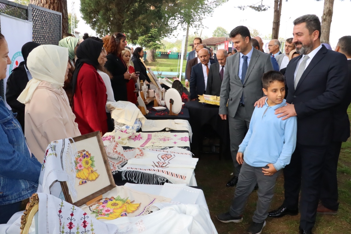 Köy Yaşam Merkezinde Cumhuriyet Şenliğ