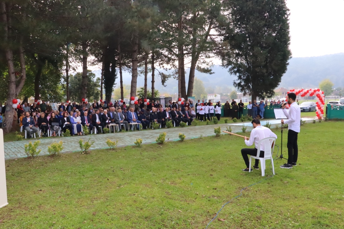 Köy Yaşam Merkezinde Cumhuriyet Şenliğ