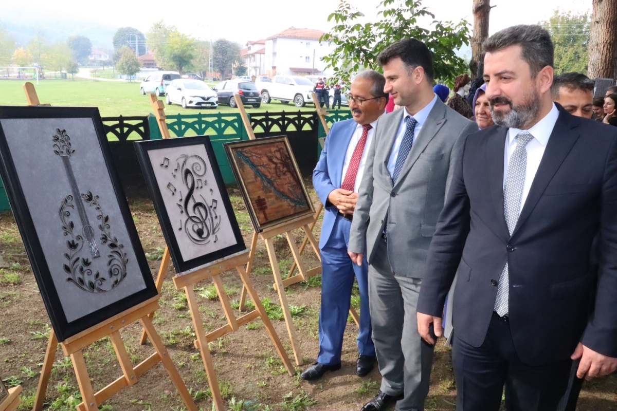 Köy Yaşam Merkezinde Cumhuriyet Şenliğ