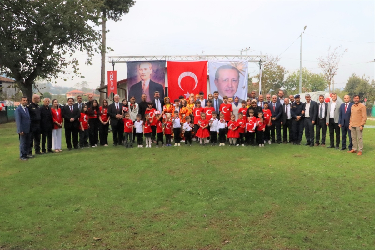 Köy Yaşam Merkezinde Cumhuriyet Şenliğ