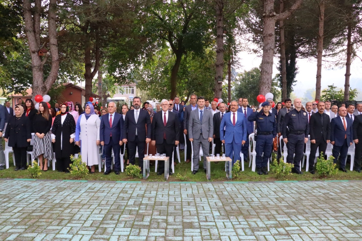 Köy Yaşam Merkezinde Cumhuriyet Şenliğ