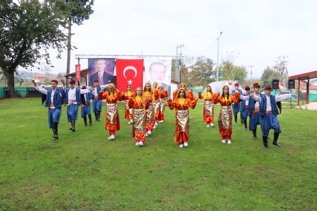 Köy Yaşam Merkezinde Cumhuriyet Şenliğ