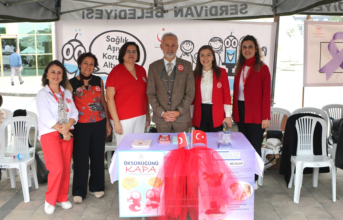 Sakarya'da Sağlıkçılar 100. Yılı kutladı