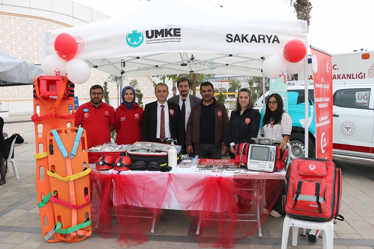 Sakarya'da Sağlıkçılar 100. Yılı kutladı