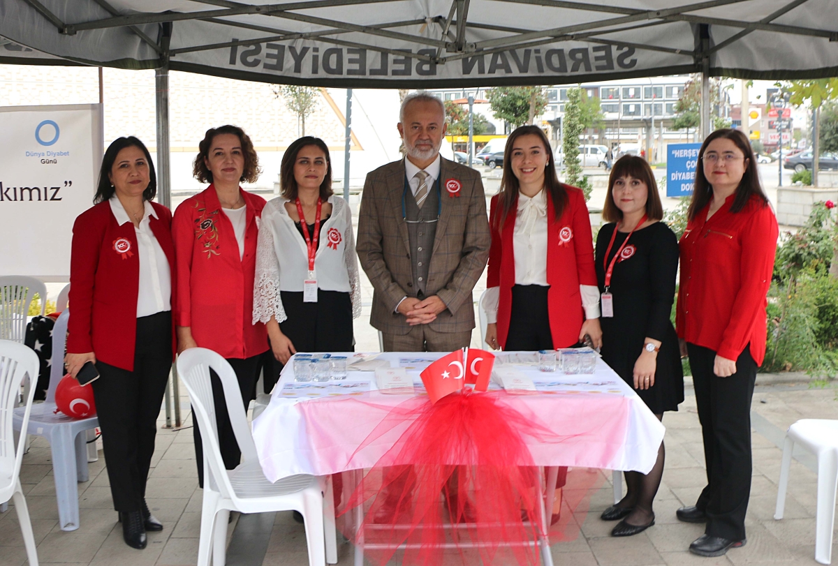 Sakarya'da Sağlıkçılar 100. Yılı kutladı