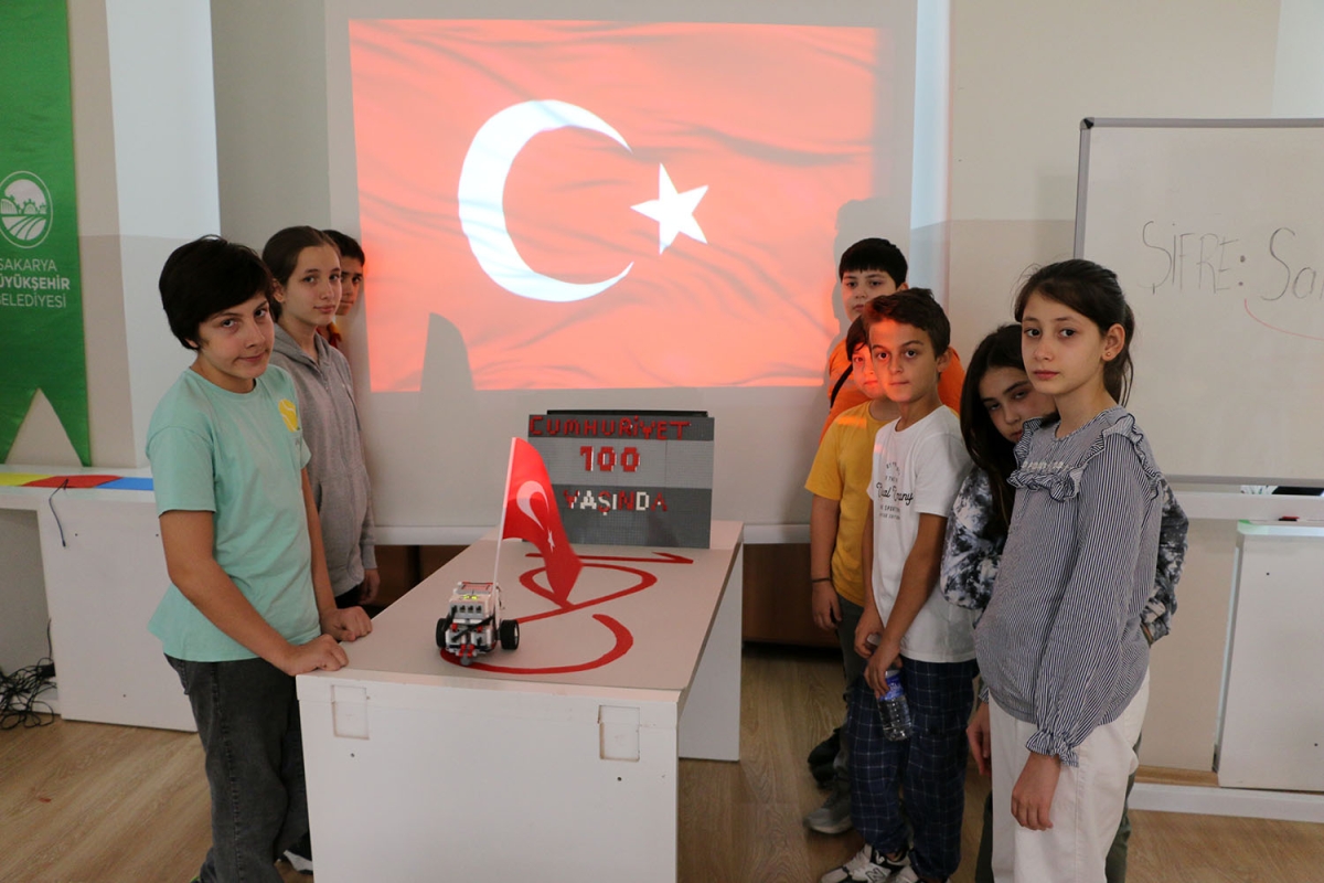 Adapazarı SGM’de 29 Ekim coşkuyla kutlandı