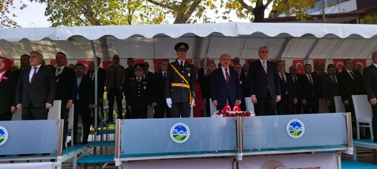 Cumhuriyet'in 100.yılı Sakarya'da Coşkuyla Kutlandı. İŞTE GÜNÜN KARELERİ...