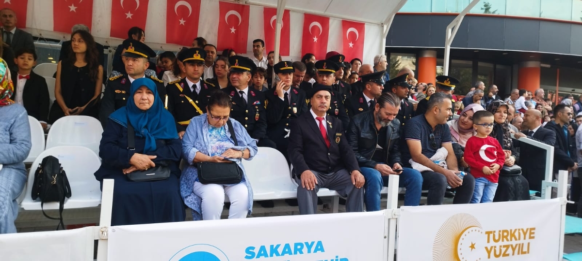 Cumhuriyet'in 100.yılı Sakarya'da Coşkuyla Kutlandı. İŞTE GÜNÜN KARELERİ...