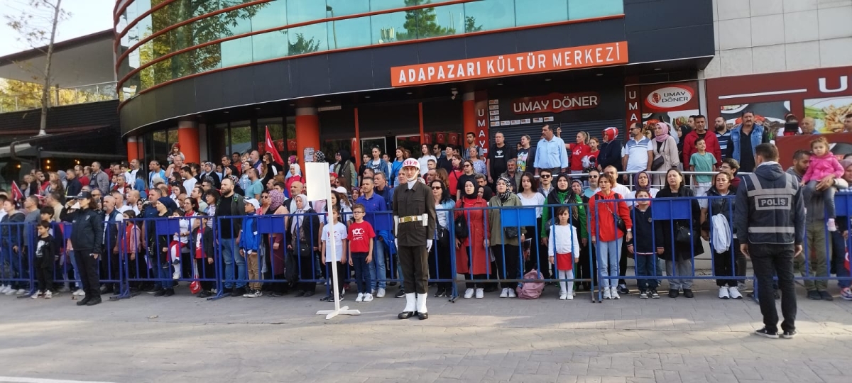 Cumhuriyet'in 100.yılı Sakarya'da Coşkuyla Kutlandı. İŞTE GÜNÜN KARELERİ...