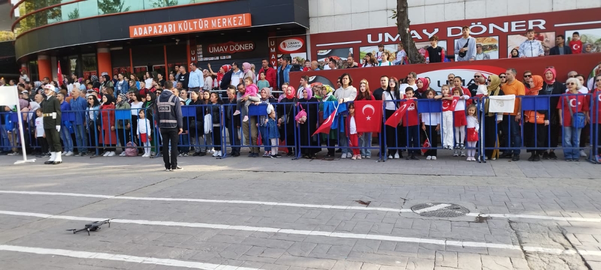 Cumhuriyet'in 100.yılı Sakarya'da Coşkuyla Kutlandı. İŞTE GÜNÜN KARELERİ...