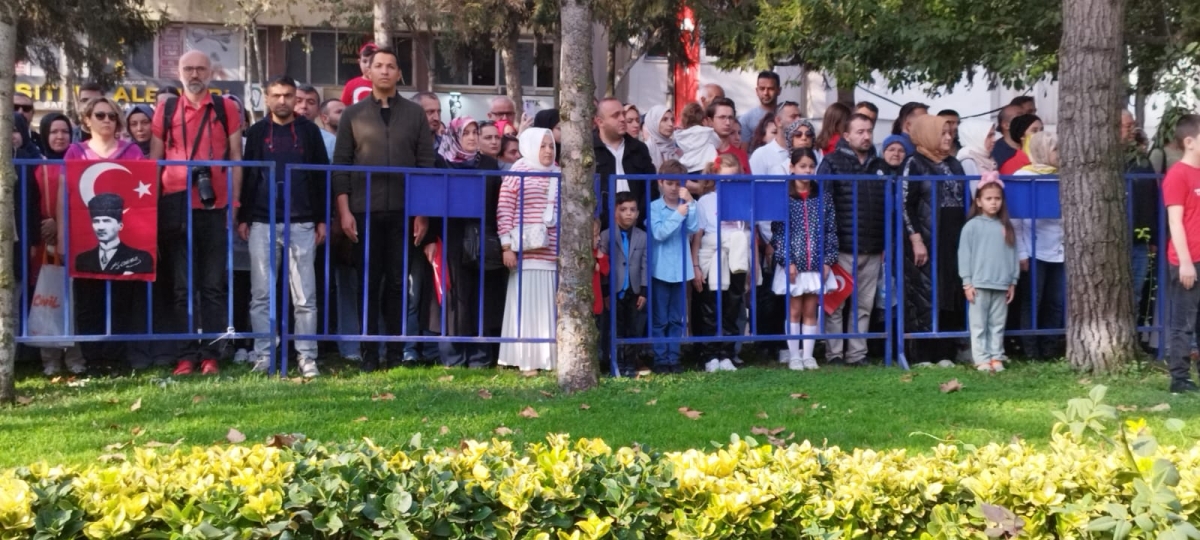 Cumhuriyet'in 100.yılı Sakarya'da Coşkuyla Kutlandı. İŞTE GÜNÜN KARELERİ...