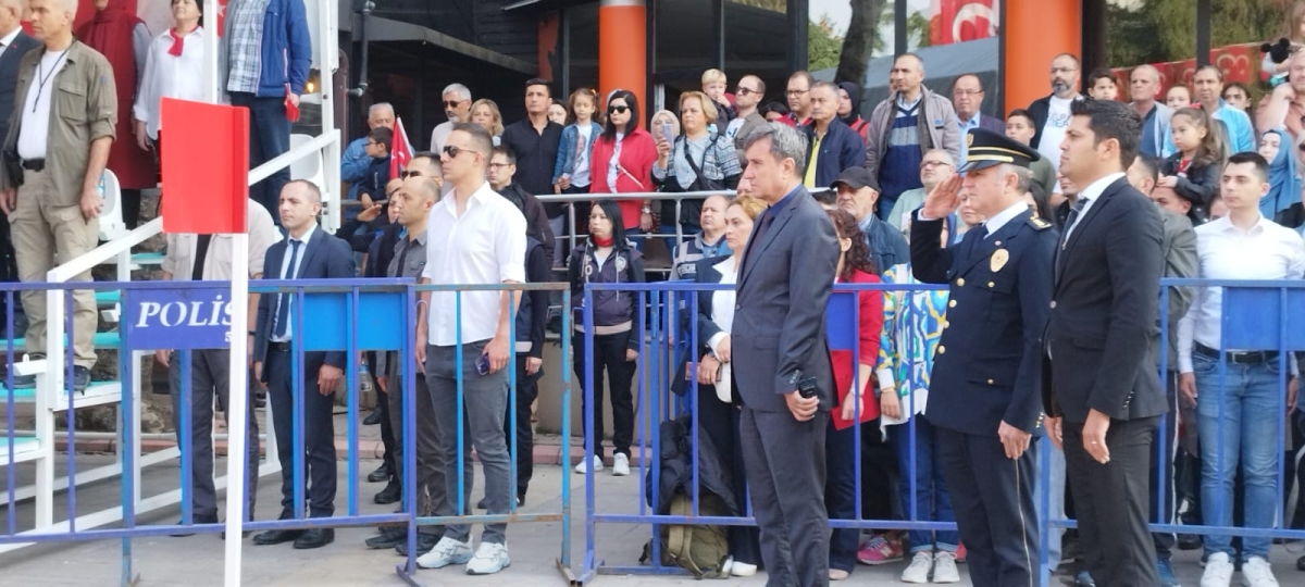 Cumhuriyet'in 100.yılı Sakarya'da Coşkuyla Kutlandı. İŞTE GÜNÜN KARELERİ...
