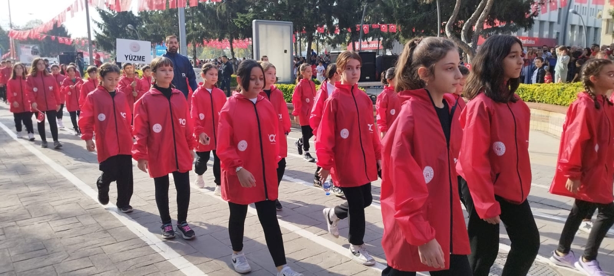 Cumhuriyet'in 100.yılı Sakarya'da Coşkuyla Kutlandı. İŞTE GÜNÜN KARELERİ...