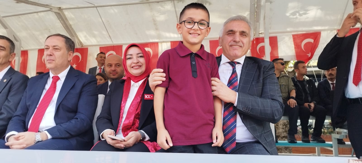 Cumhuriyet'in 100.yılı Sakarya'da Coşkuyla Kutlandı. İŞTE GÜNÜN KARELERİ...