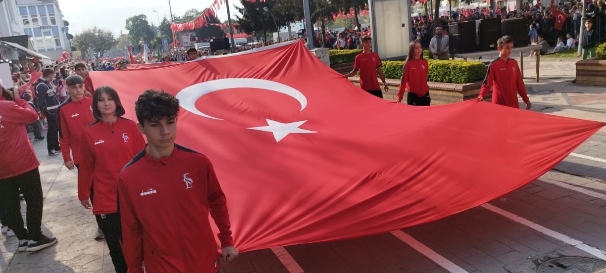 Cumhuriyet'in 100.yılı Sakarya'da Coşkuyla Kutlandı. İŞTE GÜNÜN KARELERİ...