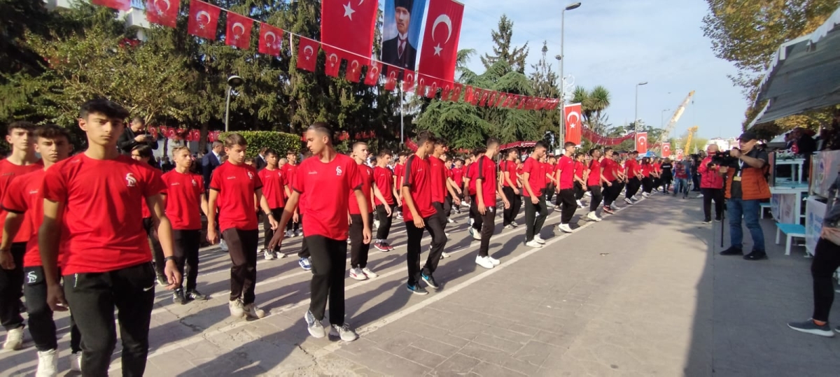 Cumhuriyet'in 100.yılı Sakarya'da Coşkuyla Kutlandı. İŞTE GÜNÜN KARELERİ...