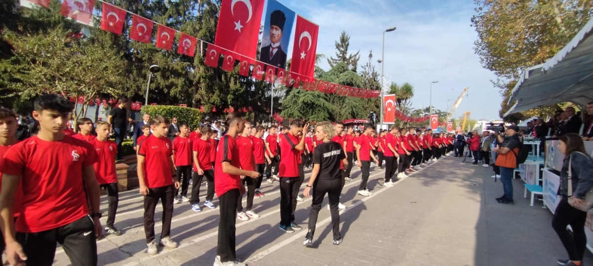 Cumhuriyet'in 100.yılı Sakarya'da Coşkuyla Kutlandı. İŞTE GÜNÜN KARELERİ...