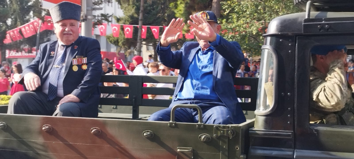 Cumhuriyet'in 100.yılı Sakarya'da Coşkuyla Kutlandı. İŞTE GÜNÜN KARELERİ...