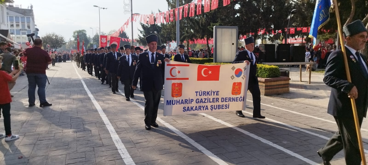 Cumhuriyet'in 100.yılı Sakarya'da Coşkuyla Kutlandı. İŞTE GÜNÜN KARELERİ...