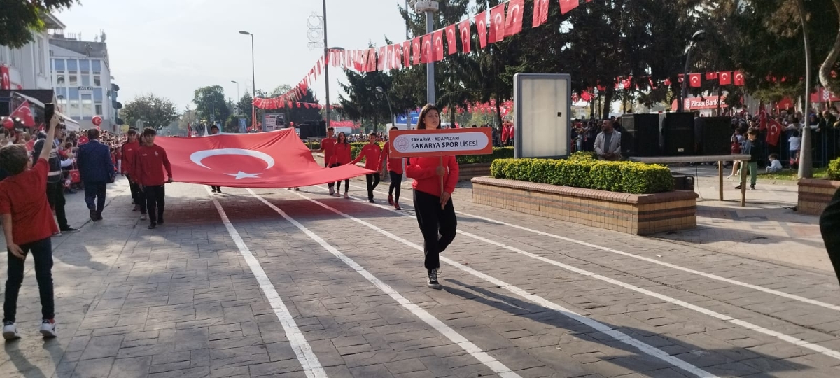 Cumhuriyet'in 100.yılı Sakarya'da Coşkuyla Kutlandı. İŞTE GÜNÜN KARELERİ...