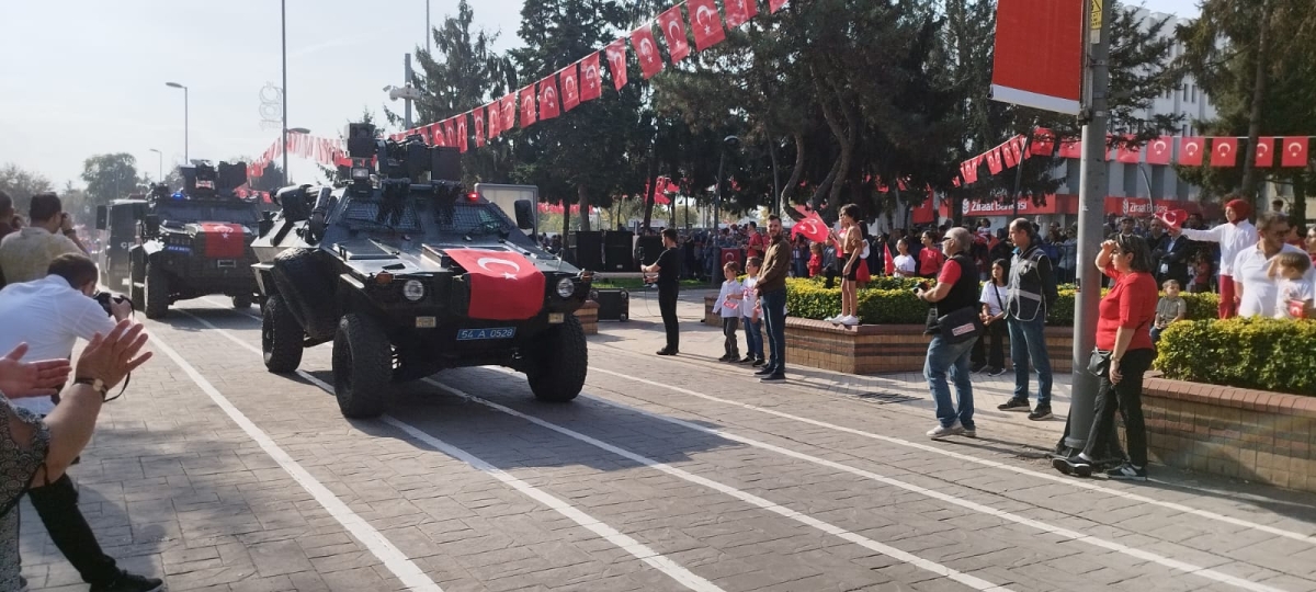 Cumhuriyet'in 100.yılı Sakarya'da Coşkuyla Kutlandı. İŞTE GÜNÜN KARELERİ...
