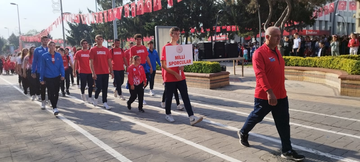 Cumhuriyet'in 100.yılı Sakarya'da Coşkuyla Kutlandı. İŞTE GÜNÜN KARELERİ...