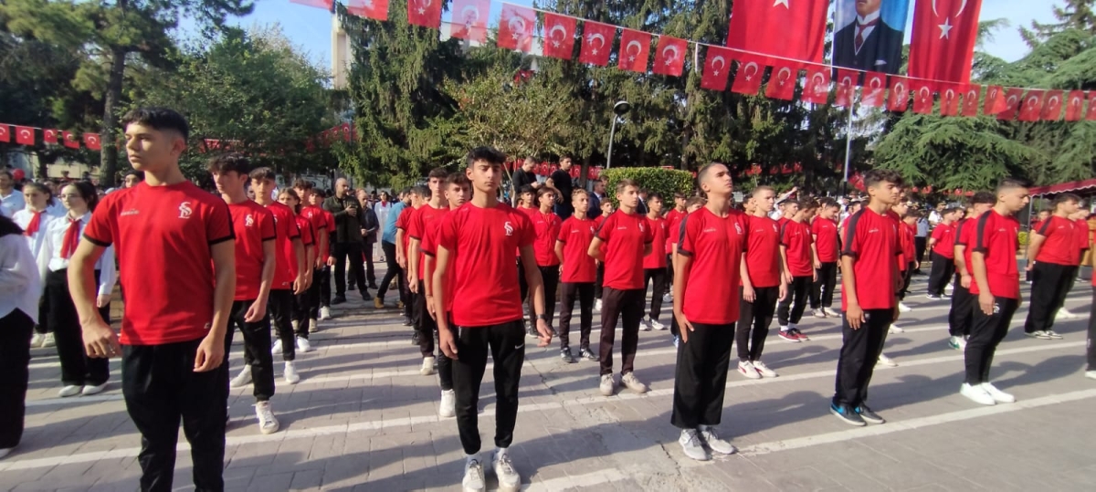 Cumhuriyet'in 100.yılı Sakarya'da Coşkuyla Kutlandı. İŞTE GÜNÜN KARELERİ...