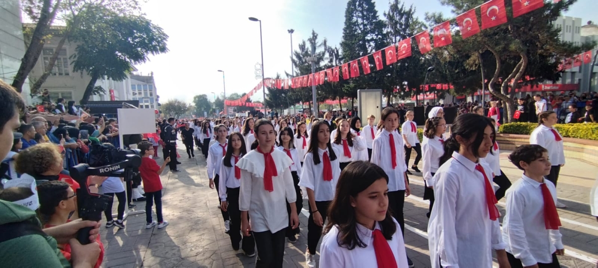 Cumhuriyet'in 100.yılı Sakarya'da Coşkuyla Kutlandı. İŞTE GÜNÜN KARELERİ...