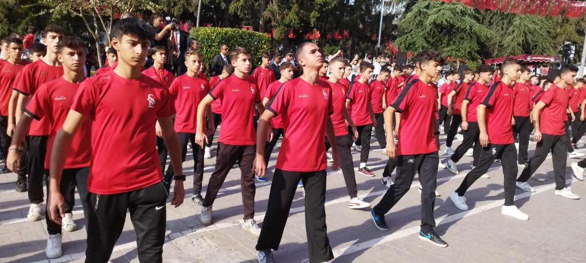 Cumhuriyet'in 100.yılı Sakarya'da Coşkuyla Kutlandı. İŞTE GÜNÜN KARELERİ...