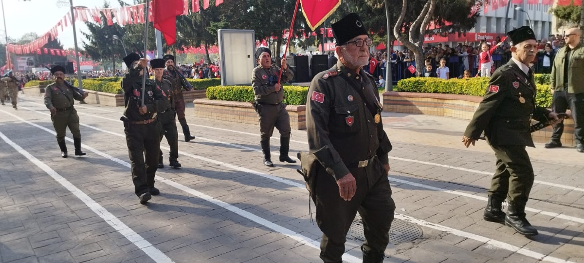 Cumhuriyet'in 100.yılı Sakarya'da Coşkuyla Kutlandı. İŞTE GÜNÜN KARELERİ...