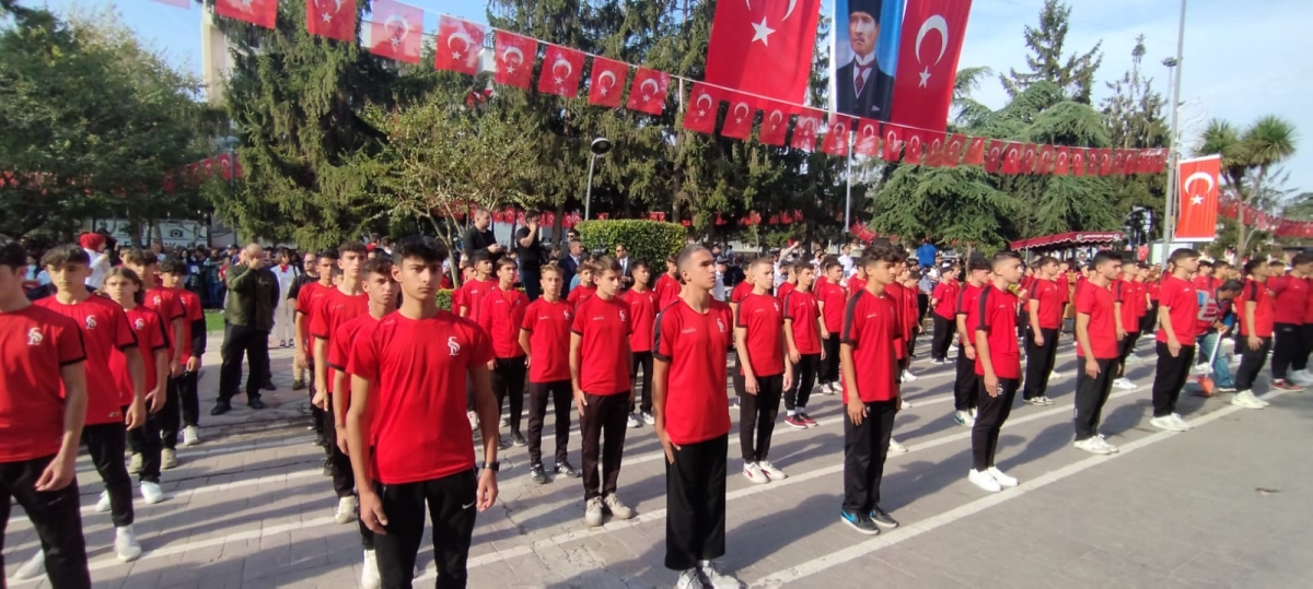 Cumhuriyet'in 100.yılı Sakarya'da Coşkuyla Kutlandı. İŞTE GÜNÜN KARELERİ...