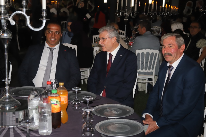 Türkiye’nin tanınmış iş adamlarından Akgün Çelik Prefabrik Yapı sahibi Hasan Akgün; güzeller güzeli biricik kızı İlayda Akgün Düğün Töreninden Kareler