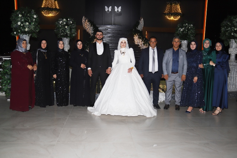 Türkiye’nin tanınmış iş adamlarından Akgün Çelik Prefabrik Yapı sahibi Hasan Akgün; güzeller güzeli biricik kızı İlayda Akgün Düğün Töreninden Kareler