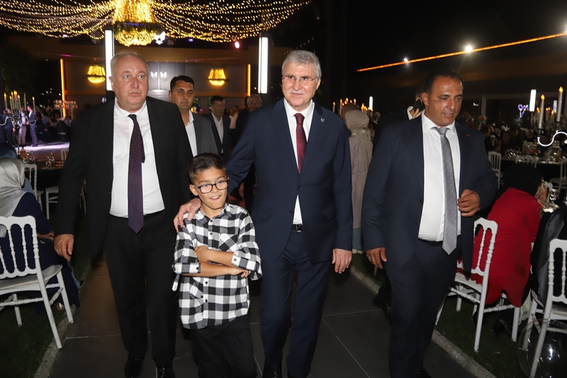 Türkiye’nin tanınmış iş adamlarından Akgün Çelik Prefabrik Yapı sahibi Hasan Akgün; güzeller güzeli biricik kızı İlayda Akgün Düğün Töreninden Kareler