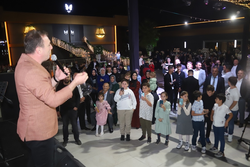 Türkiye’nin tanınmış iş adamlarından Akgün Çelik Prefabrik Yapı sahibi Hasan Akgün; güzeller güzeli biricik kızı İlayda Akgün Düğün Töreninden Kareler