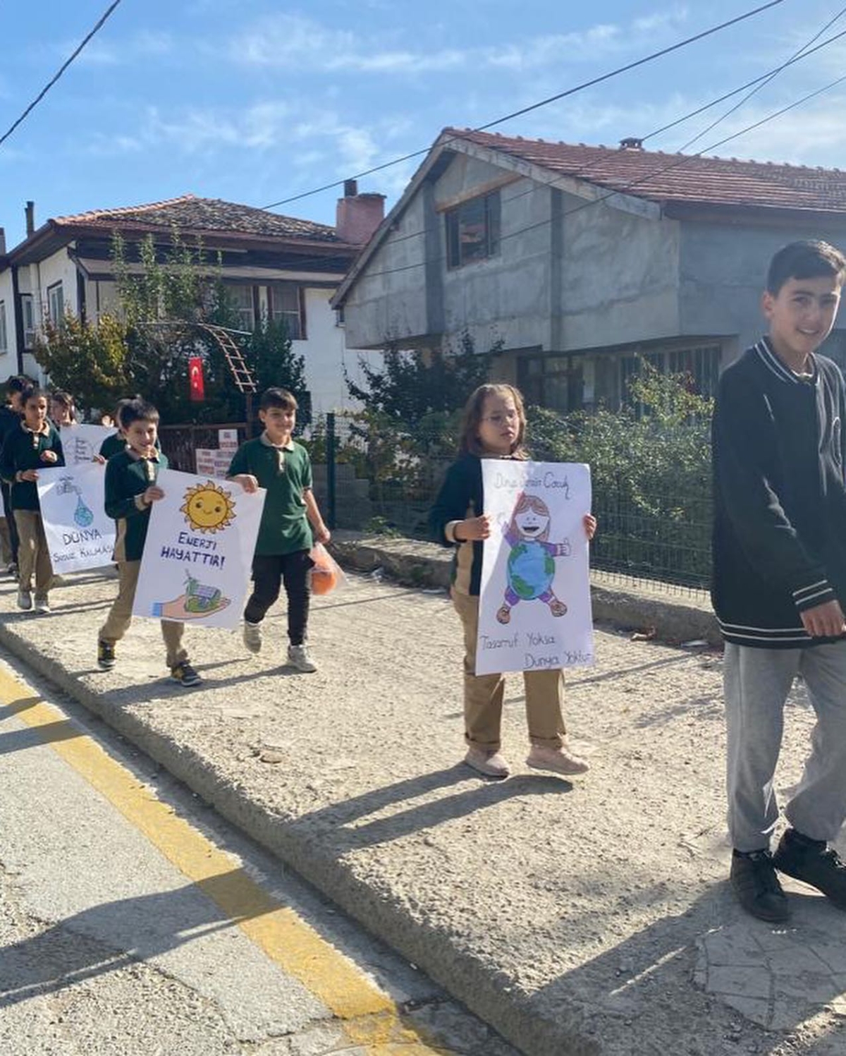 Öğrencilerden Dünya Tasarruf Günü Etkinliğinden KARELER
