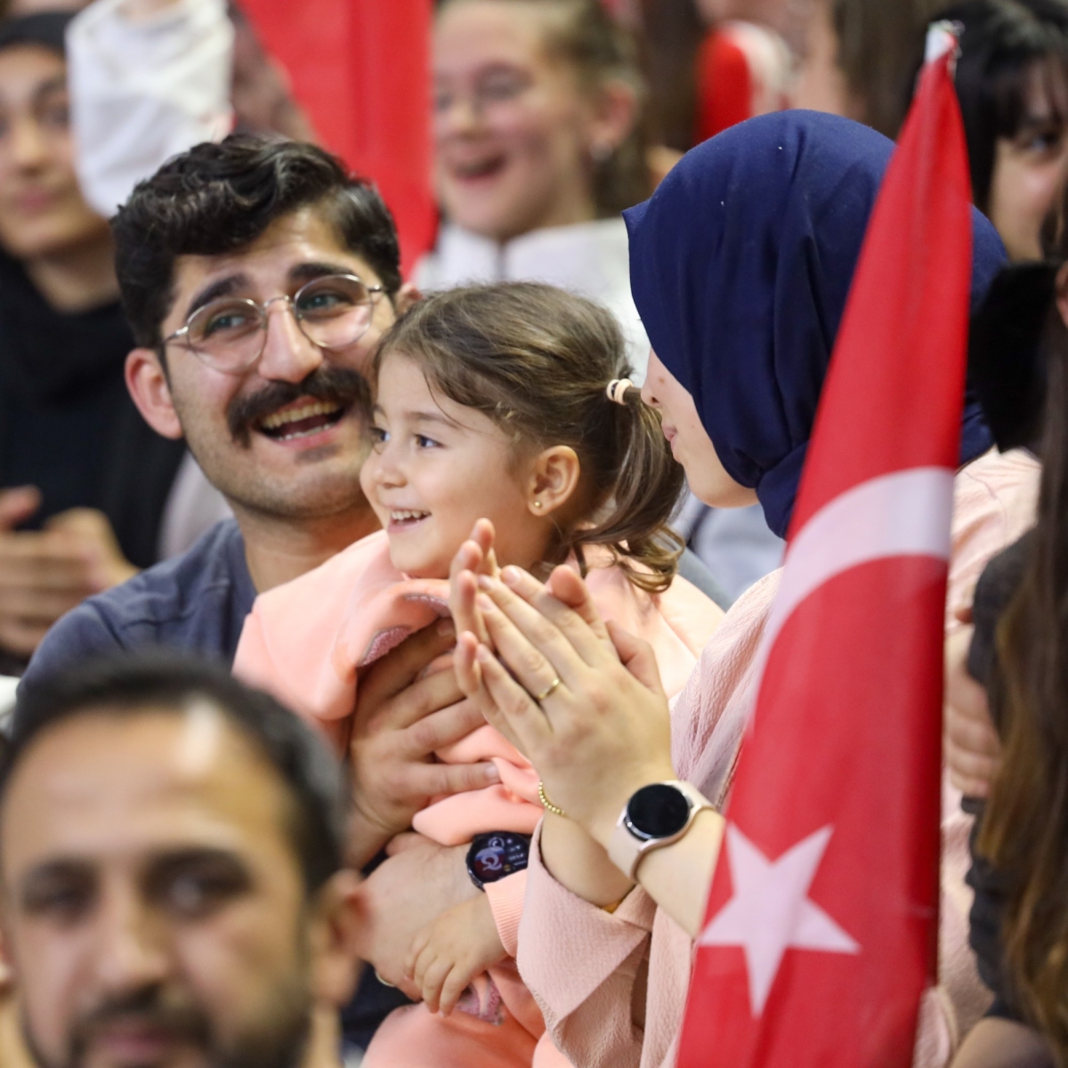 A Milli Hentbol Takımı Sakarya’da kazandı; Tribünler kırmızı-beyaz (GÜNÜN FOTOĞRAFLARI)