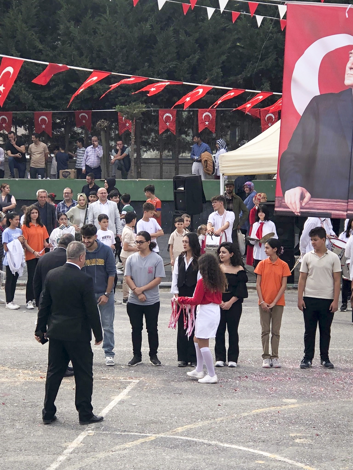 Uygulamalı Bilimler Fakültesi’nde 100. yıl coşkusu GÜNÜN FOTOĞRAFLARI