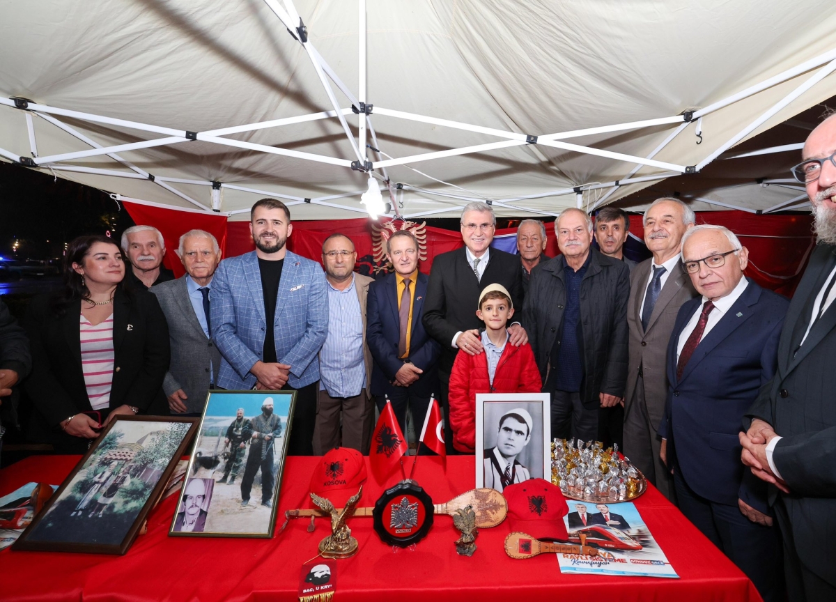 Sakarya’da Balkan şöleni: Farklı kültürler AKM önünde buluştu GÜNÜN KARELERİ