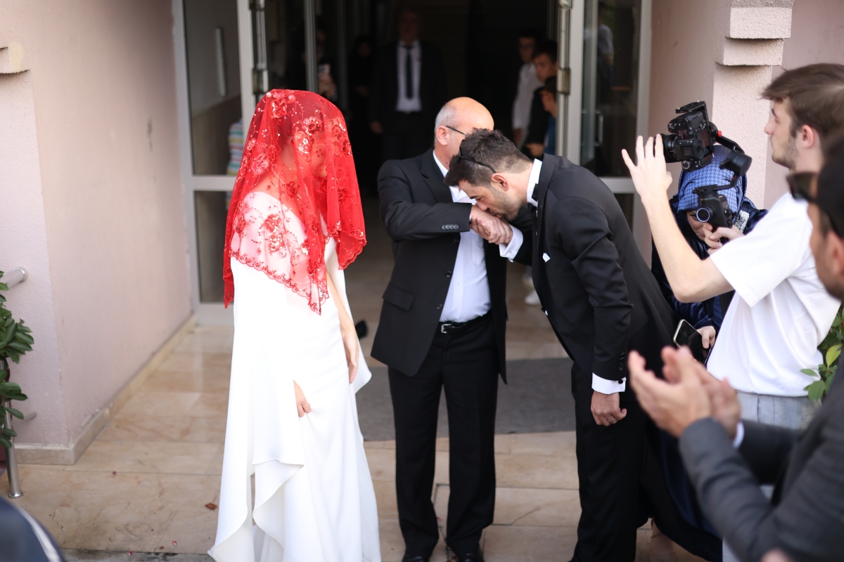 Sakarya'nın İş Adamlarından Ömer Faruk Birinci, Buse Sertkaya ile Dünya Evine Girdi (GÜNÜNE DAMGA VURAN FOTOĞRAFLAR)