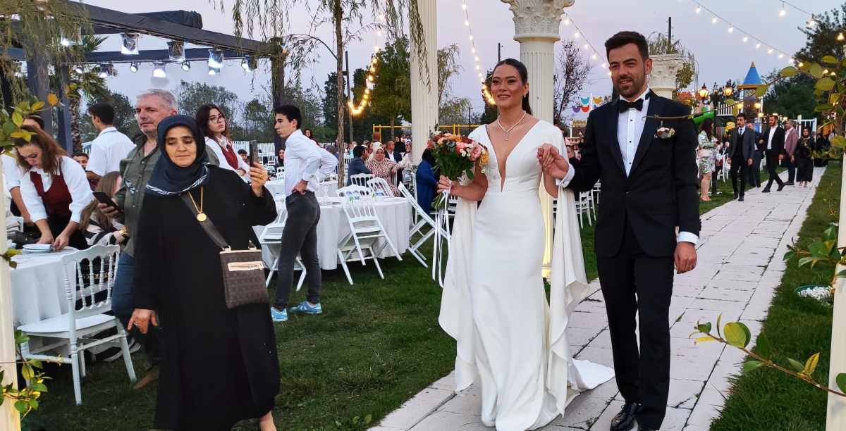 Sakarya'nın İş Adamlarından Ömer Faruk Birinci, Buse Sertkaya ile Dünya Evine Girdi (GÜNÜNE DAMGA VURAN FOTOĞRAFLAR)